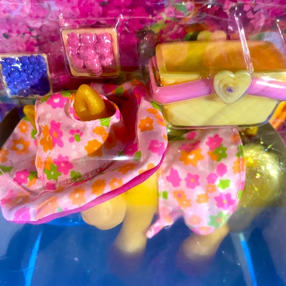 MY LITTLE PONY G3 NWT 2003 BERRY PICKIN’ FUN WITH BUTTERSCOTCH PRETTY FASHIONS - Picture 7 of 16